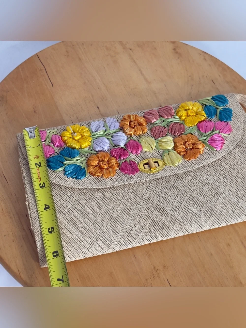 Vintage 1980’s Woven Raffia Straw Clutch Purse Turn-Lock Closure Floral Appliqué